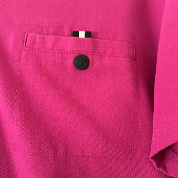 Koi scrub top - Picture 3 of 4